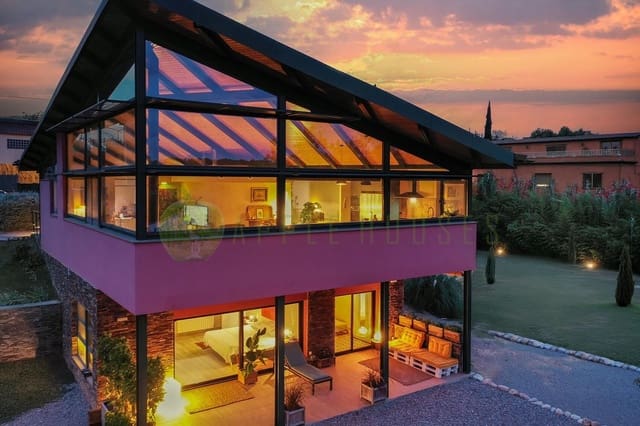 4 bedroom Villa for sale in Sant Martí Sarroca - € 786,000 (Ref: 9264475)