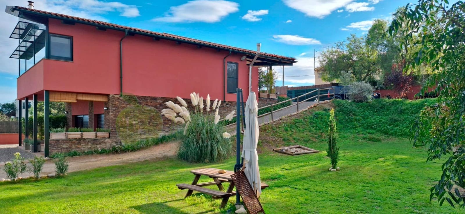 4 bedroom Villa for sale in Sant Marti Sarroca - € 786,000 (Ref: 9264475)