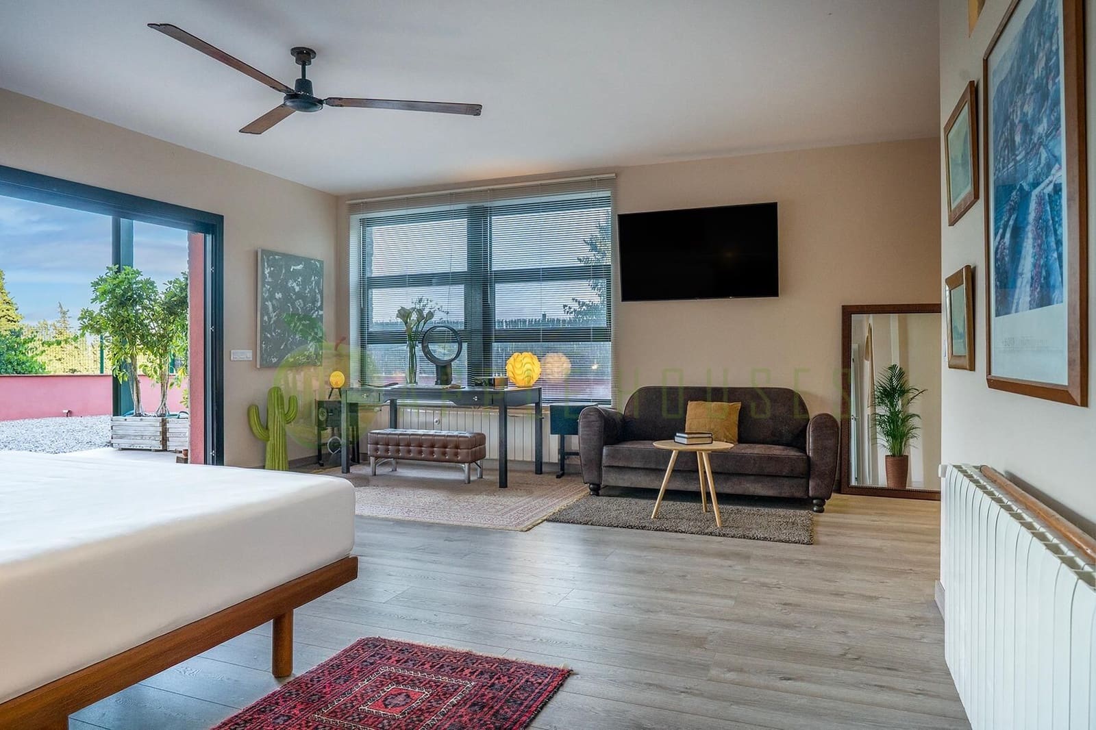 4 bedroom Villa for sale in Sant Marti Sarroca - € 786,000 (Ref: 9264475)