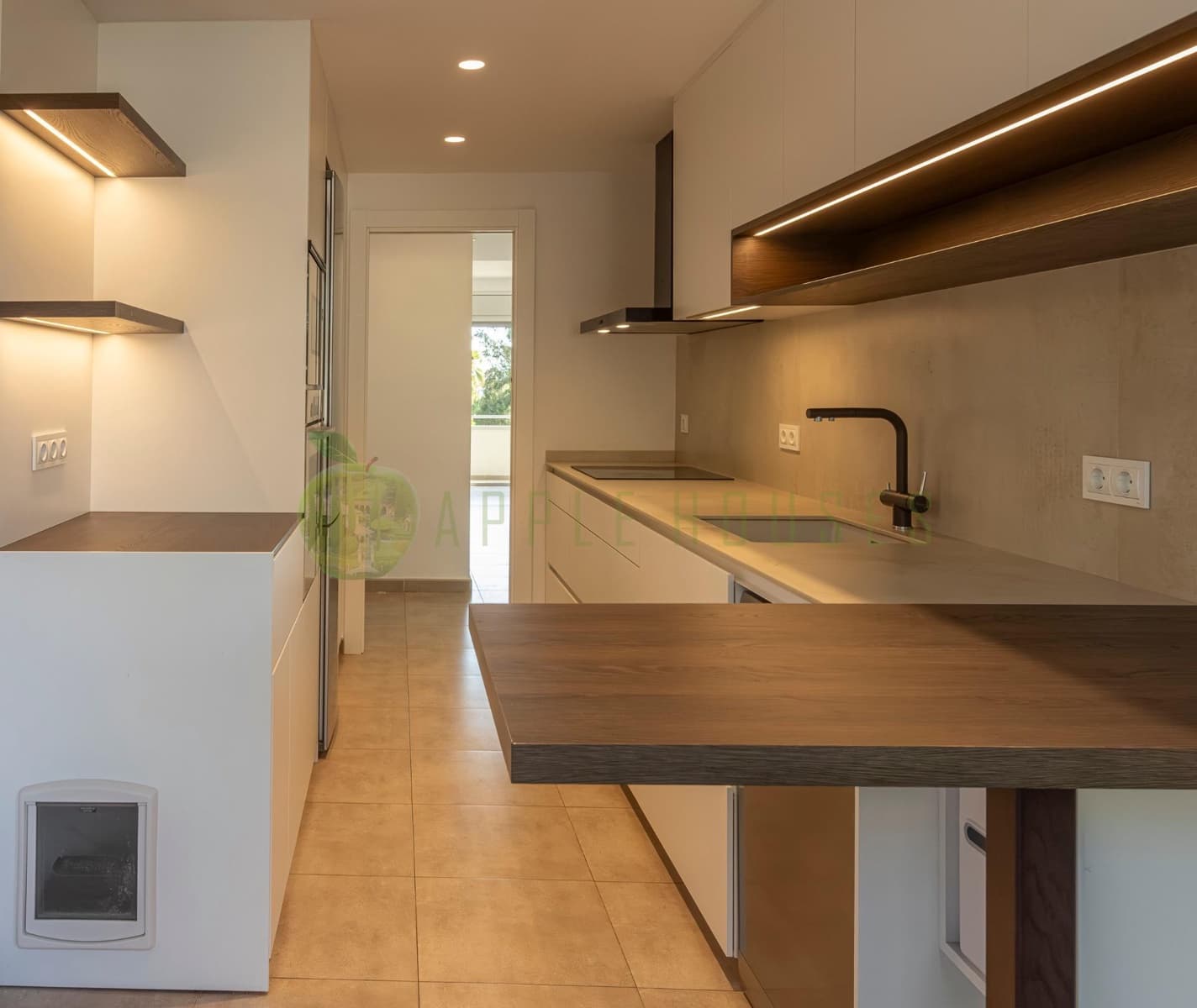 Apartamento de 3 habitaciones en Sitges en alquiler con piscina garaje - 2.100 € (Ref: 9400908)