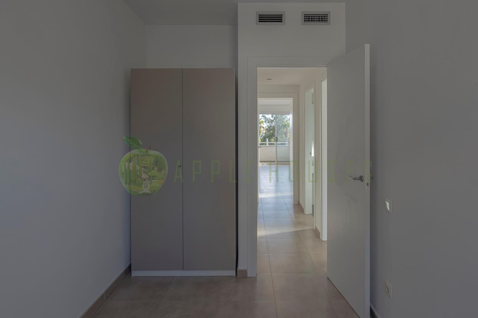 Apartamento de 3 habitaciones en Sitges en alquiler con piscina garaje - 2.100 € (Ref: 9400908)