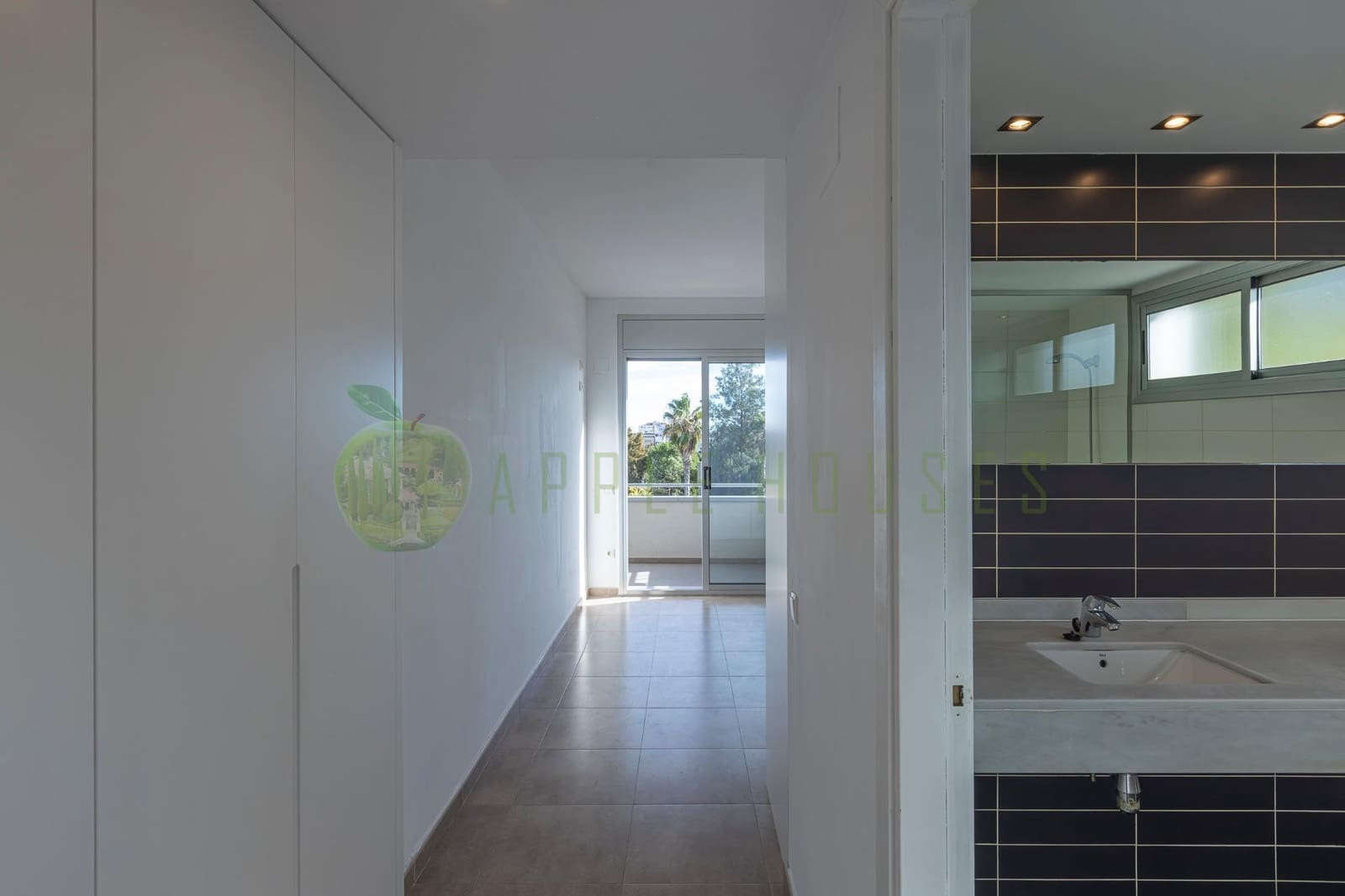 Apartamento de 3 habitaciones en Sitges en alquiler con piscina garaje - 2.100 € (Ref: 9400908)