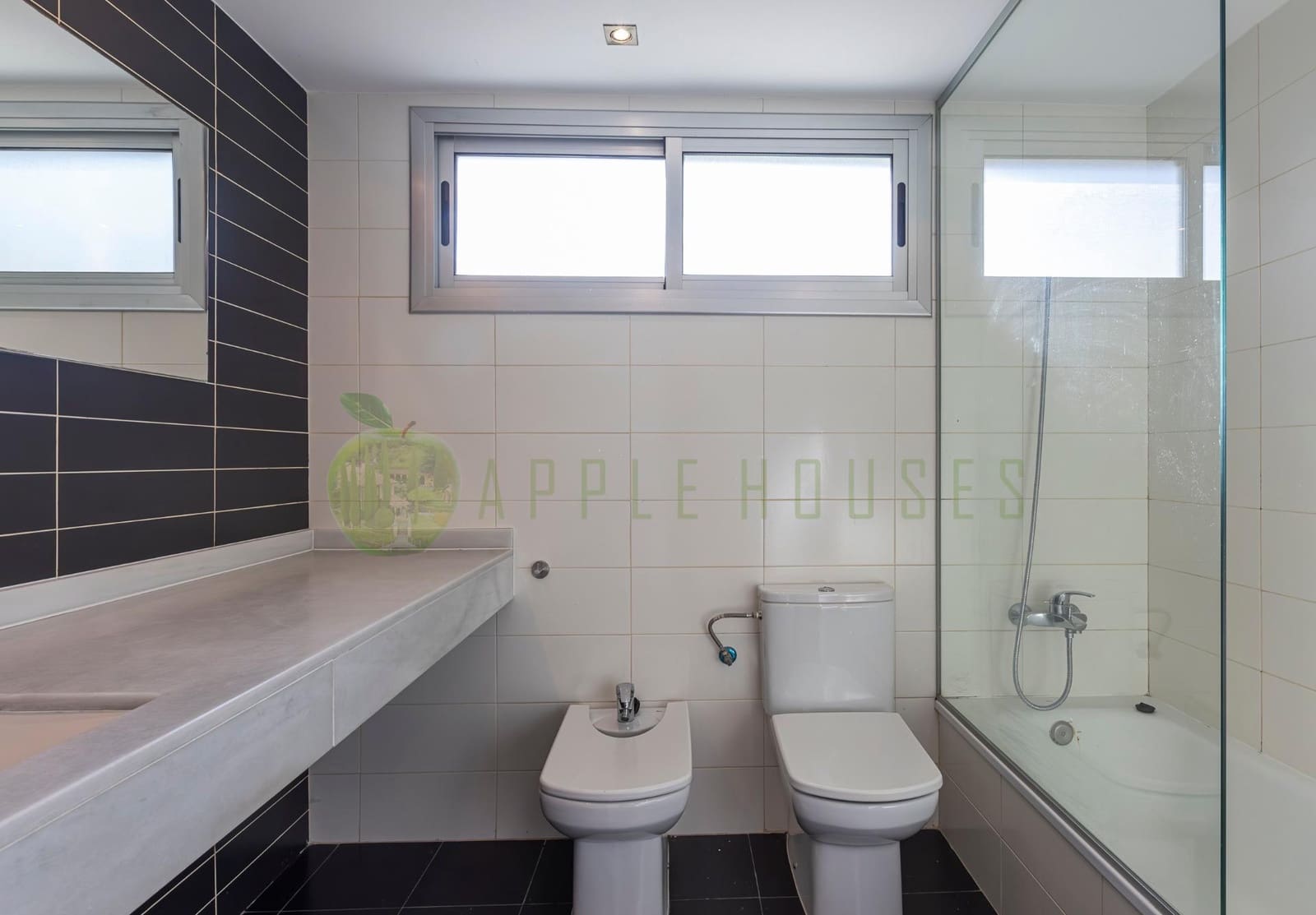 Apartamento de 3 habitaciones en Sitges en alquiler con piscina garaje - 2.100 € (Ref: 9400908)