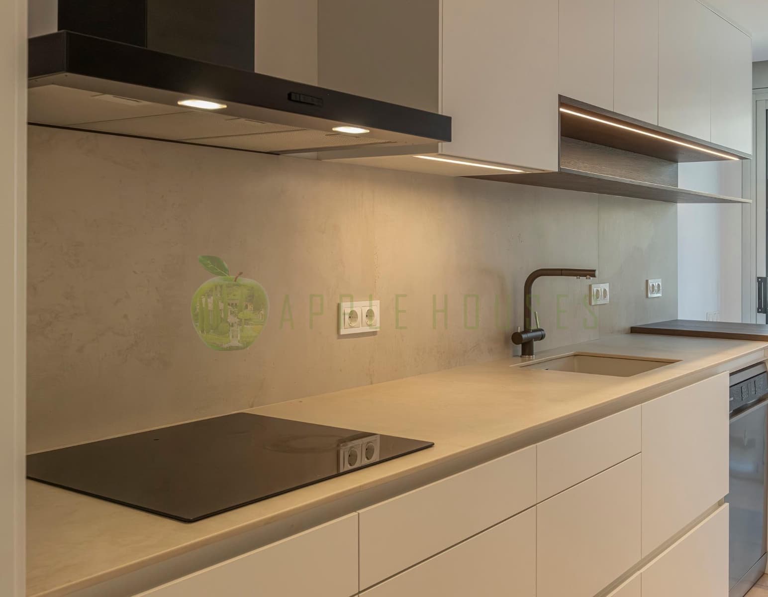 Apartamento de 3 habitaciones en Sitges en alquiler con piscina garaje - 2.100 € (Ref: 9400908)