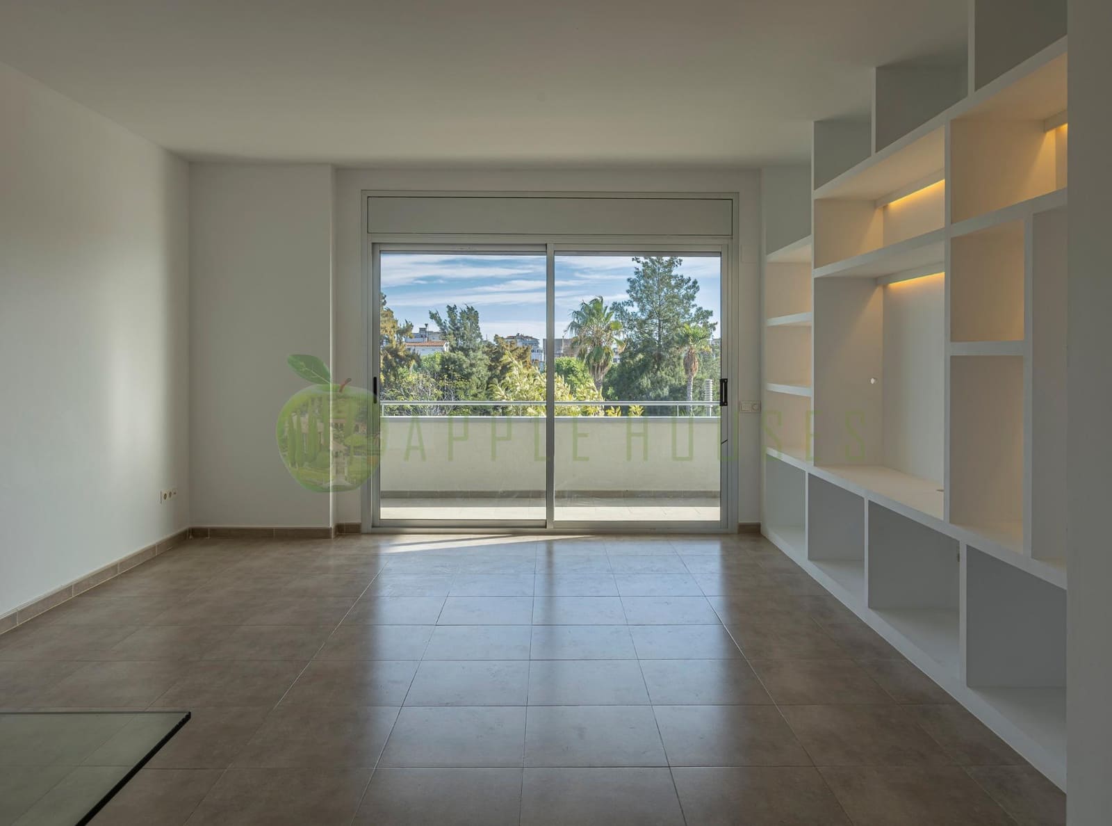 Apartamento de 3 habitaciones en Sitges en alquiler con piscina garaje - 2.100 € (Ref: 9400908)