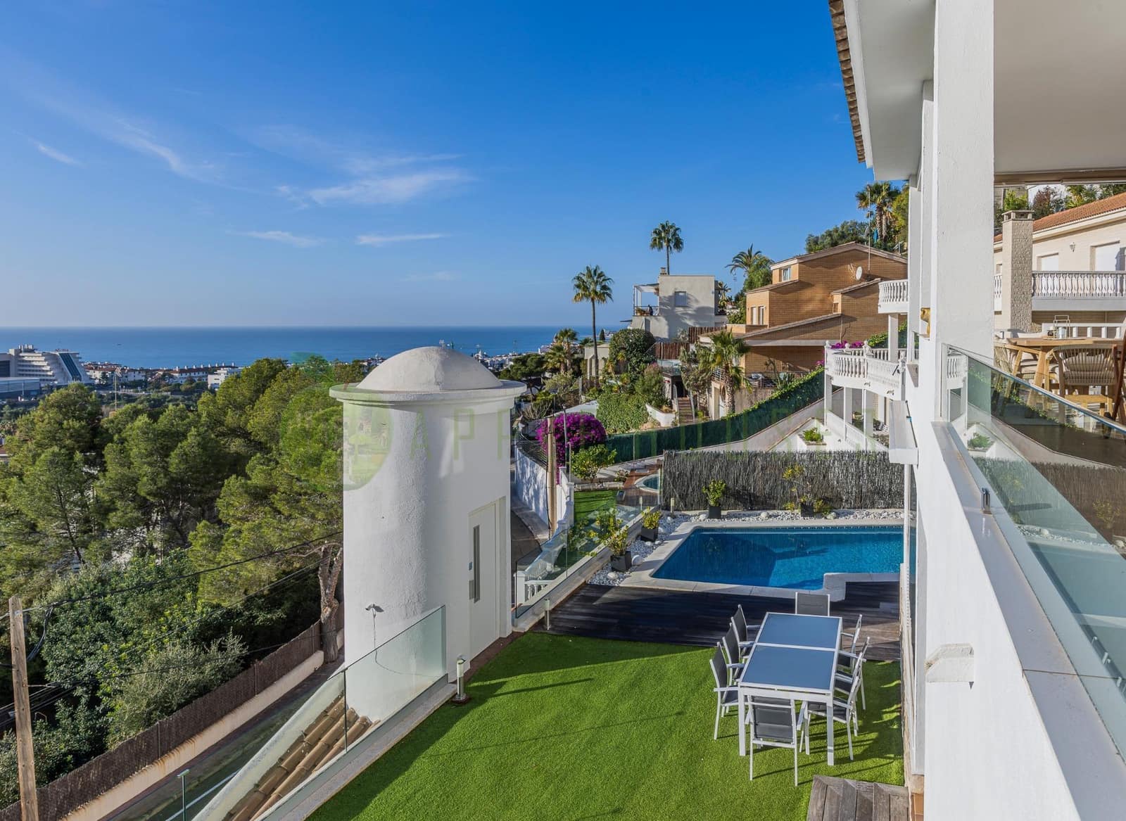 Chalet de 5 habitaciones en Sitges en venta con piscina - 1.595.000 € (Ref: 9473148)