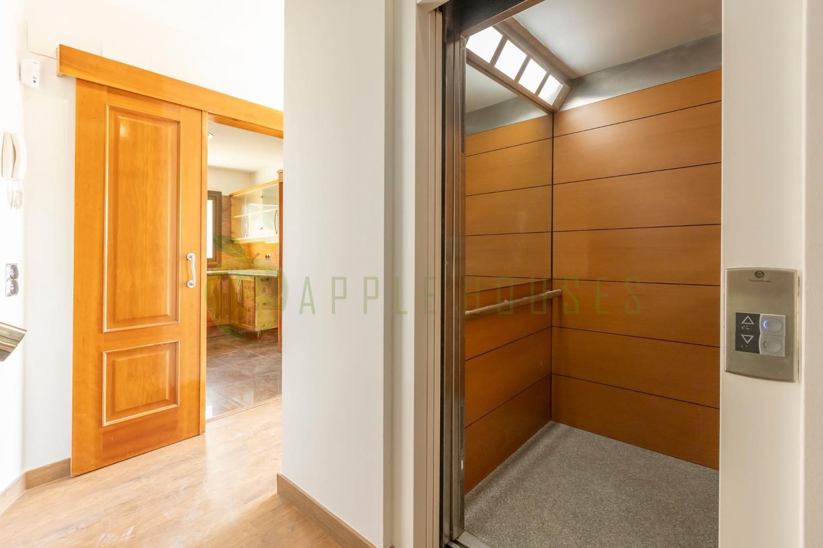 Chalet de 4 habitaciones en Sitges en venta con piscina - 950.000 € (Ref: 9474895)