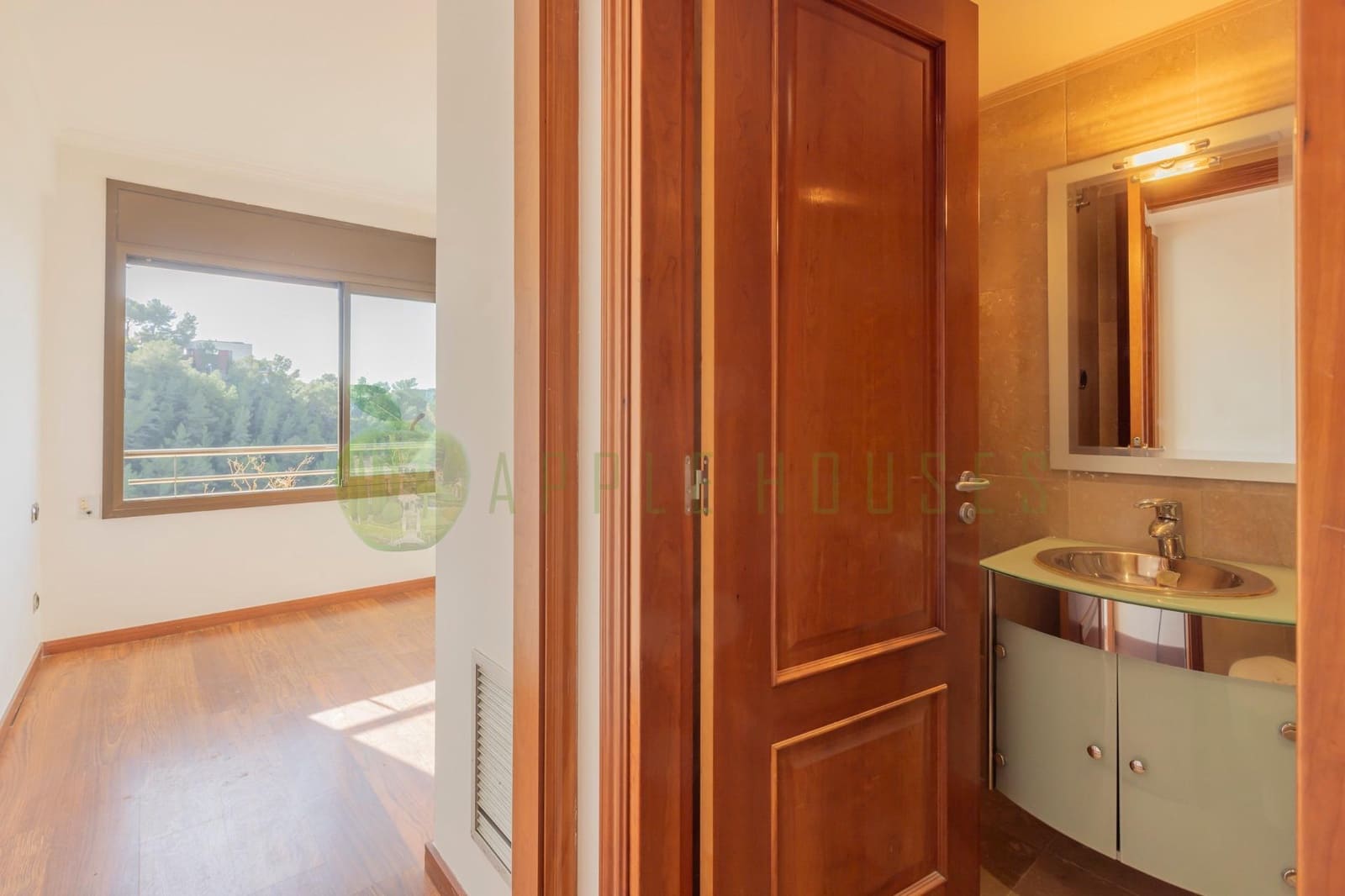 Chalet de 4 habitaciones en Sitges en venta con piscina - 950.000 € (Ref: 9474895)