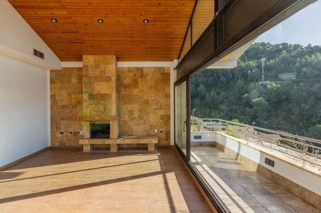 4 sovrum Villa till salu i Sitges med pool - 950 000 € (Ref: 9474895)