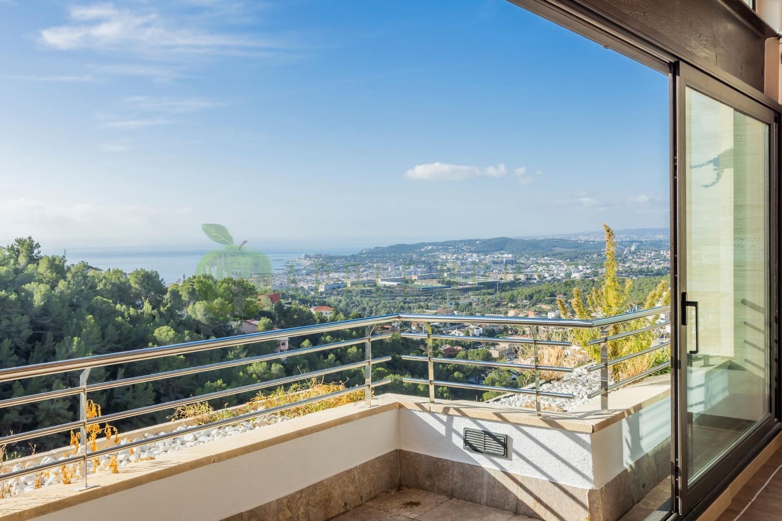 4 bedroom Villa for sale in Sitges with pool - € 930,000 (Ref: 9474895)