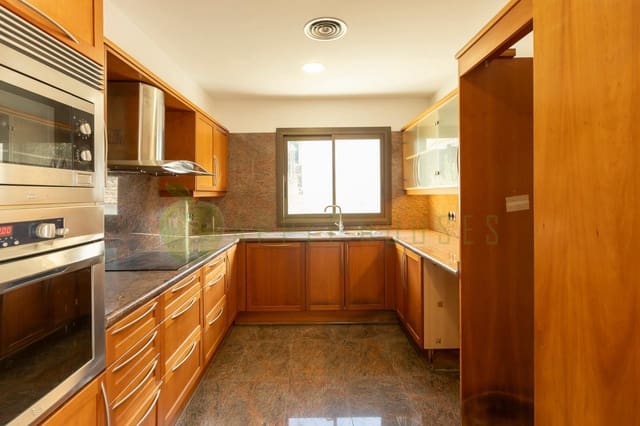 4 Zimmer Villa zu verkaufen in Sitges mit Pool - 930.000 € (Ref: 9474895)