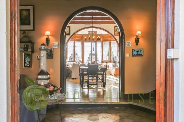 8 makuuhuone Huvila myytävänä paikassa Sitges mukana uima-altaan 
autotalli - 2 900 000 € (Ref: 9586478)