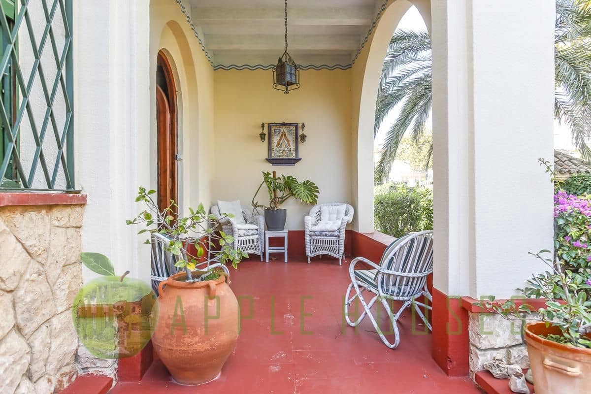 8 bedroom Villa for sale in Sitges with pool garage - € 2,900,000 (Ref: 9586478)