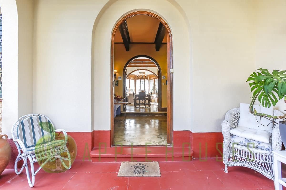 8 bedroom Villa for sale in Sitges with pool garage - € 2,900,000 (Ref: 9586478)