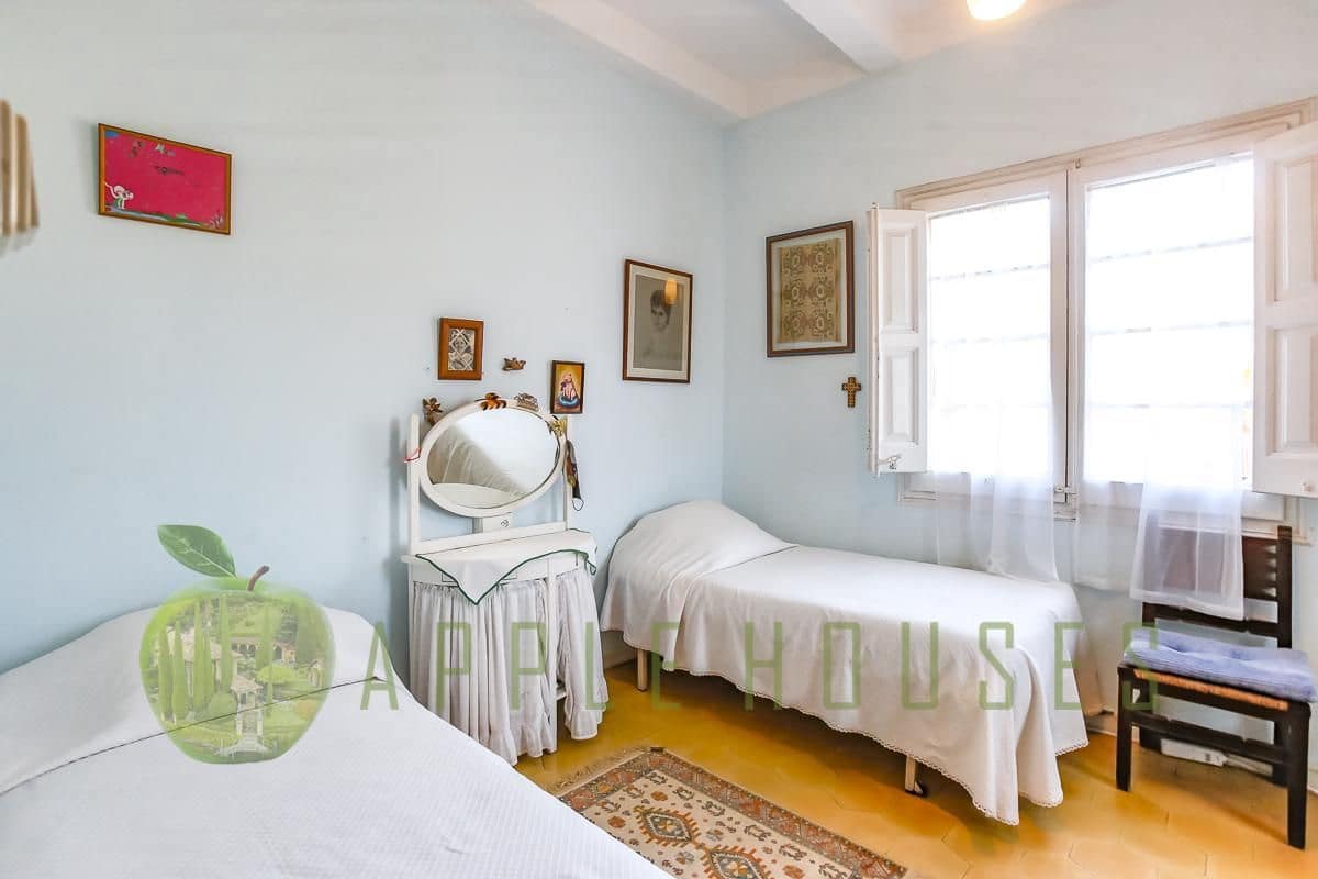 8 bedroom Villa for sale in Sitges with pool garage - € 2,900,000 (Ref: 9586478)