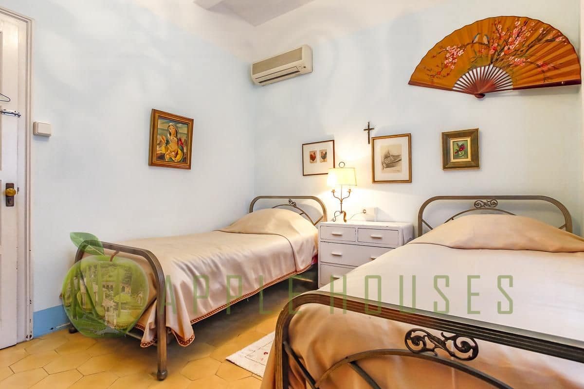 8 bedroom Villa for sale in Sitges with pool garage - € 2,900,000 (Ref: 9586478)