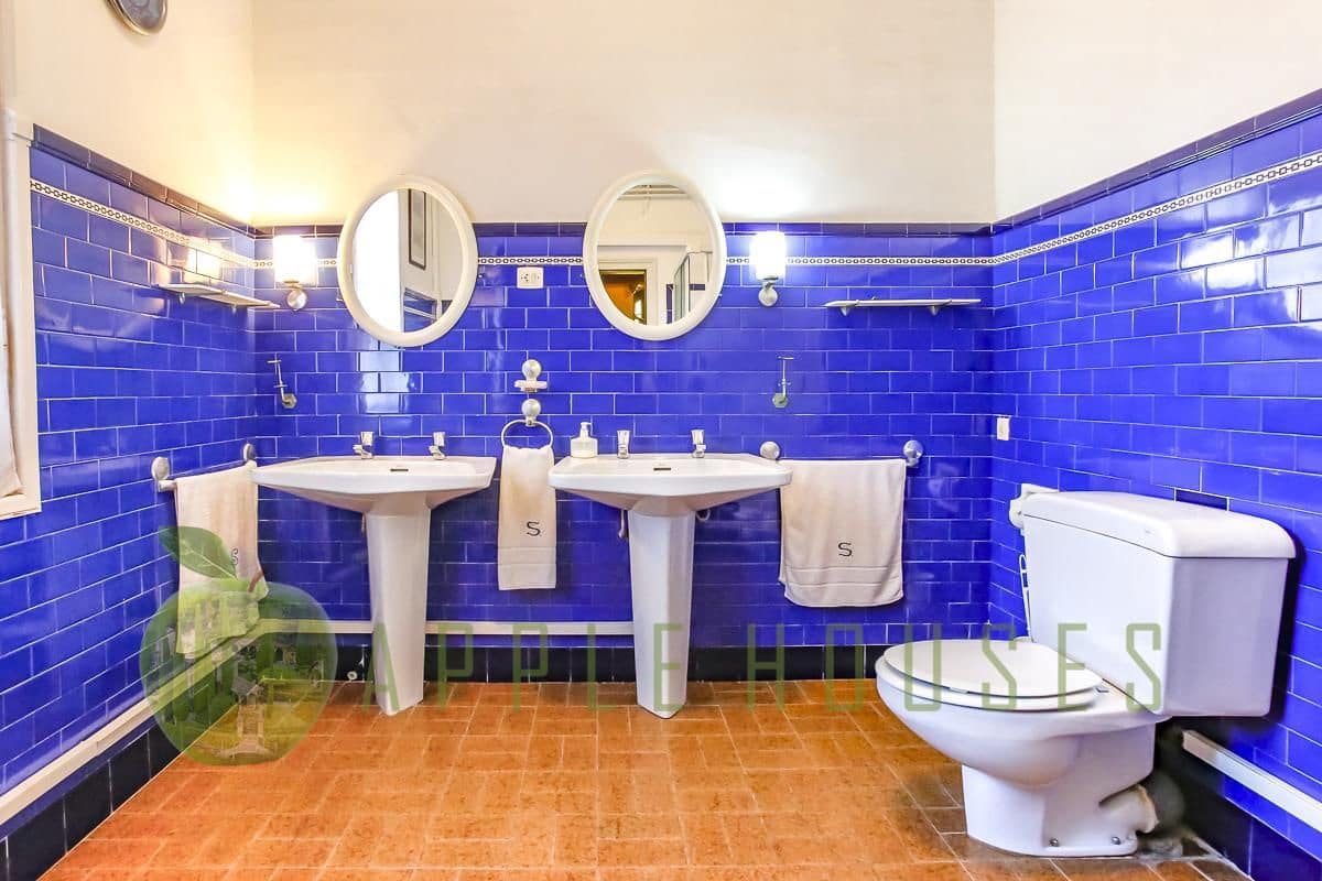 8 bedroom Villa for sale in Sitges with pool garage - € 2,900,000 (Ref: 9586478)