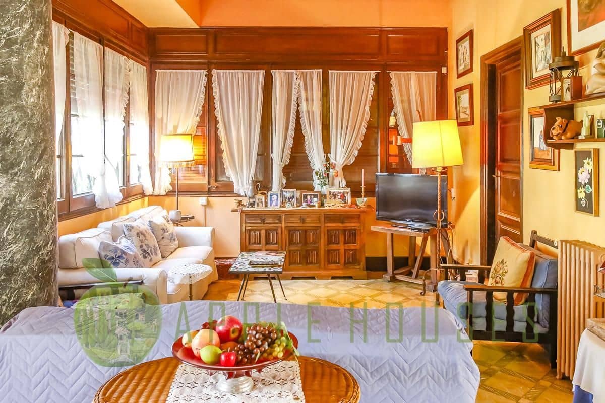 8 bedroom Villa for sale in Sitges with pool garage - € 2,900,000 (Ref: 9586478)