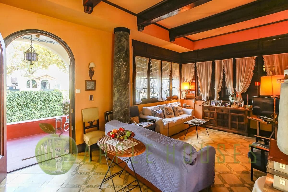 8 bedroom Villa for sale in Sitges with pool garage - € 2,900,000 (Ref: 9586478)