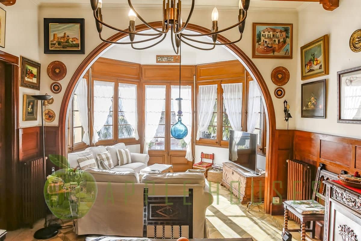 8 bedroom Villa for sale in Sitges with pool garage - € 2,900,000 (Ref: 9586478)