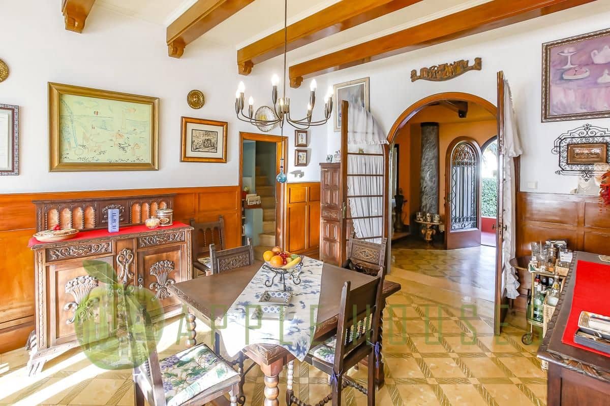 8 bedroom Villa for sale in Sitges with pool garage - € 2,900,000 (Ref: 9586478)