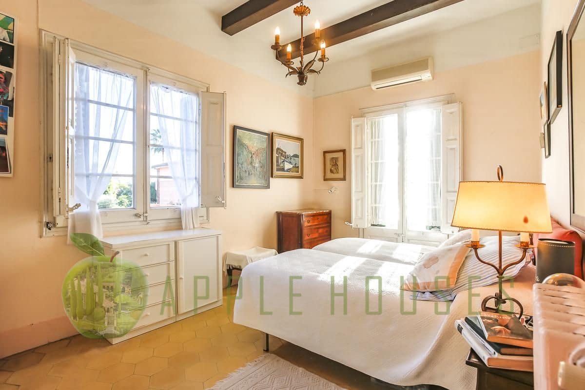 8 bedroom Villa for sale in Sitges with pool garage - € 2,900,000 (Ref: 9586478)