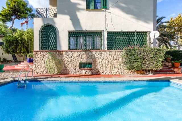 Chalet de 9 habitaciones en Sitges en venta con piscina garaje - 2.900.000 € (Ref: 9741721)