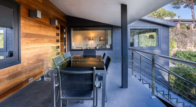 4 soverom Villa til salgs i Premià de Dalt med garasje - € 1 149 000 (Ref: 9741722)