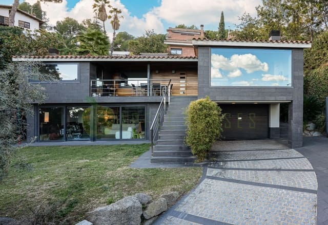 4 soverom Villa til salgs i Premià de Dalt med garasje - € 1 149 000 (Ref: 9741722)