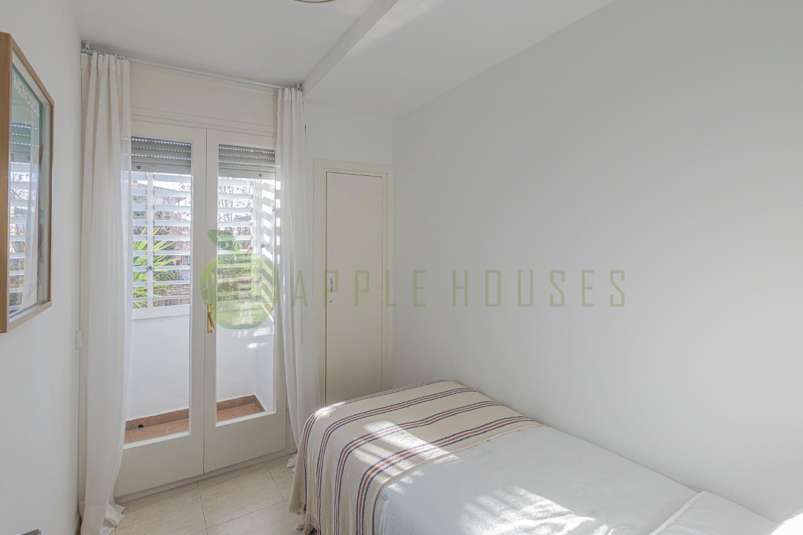 3 bedroom Flat for sale in Sitges with pool garage - € 565,000 (Ref: 9799237)