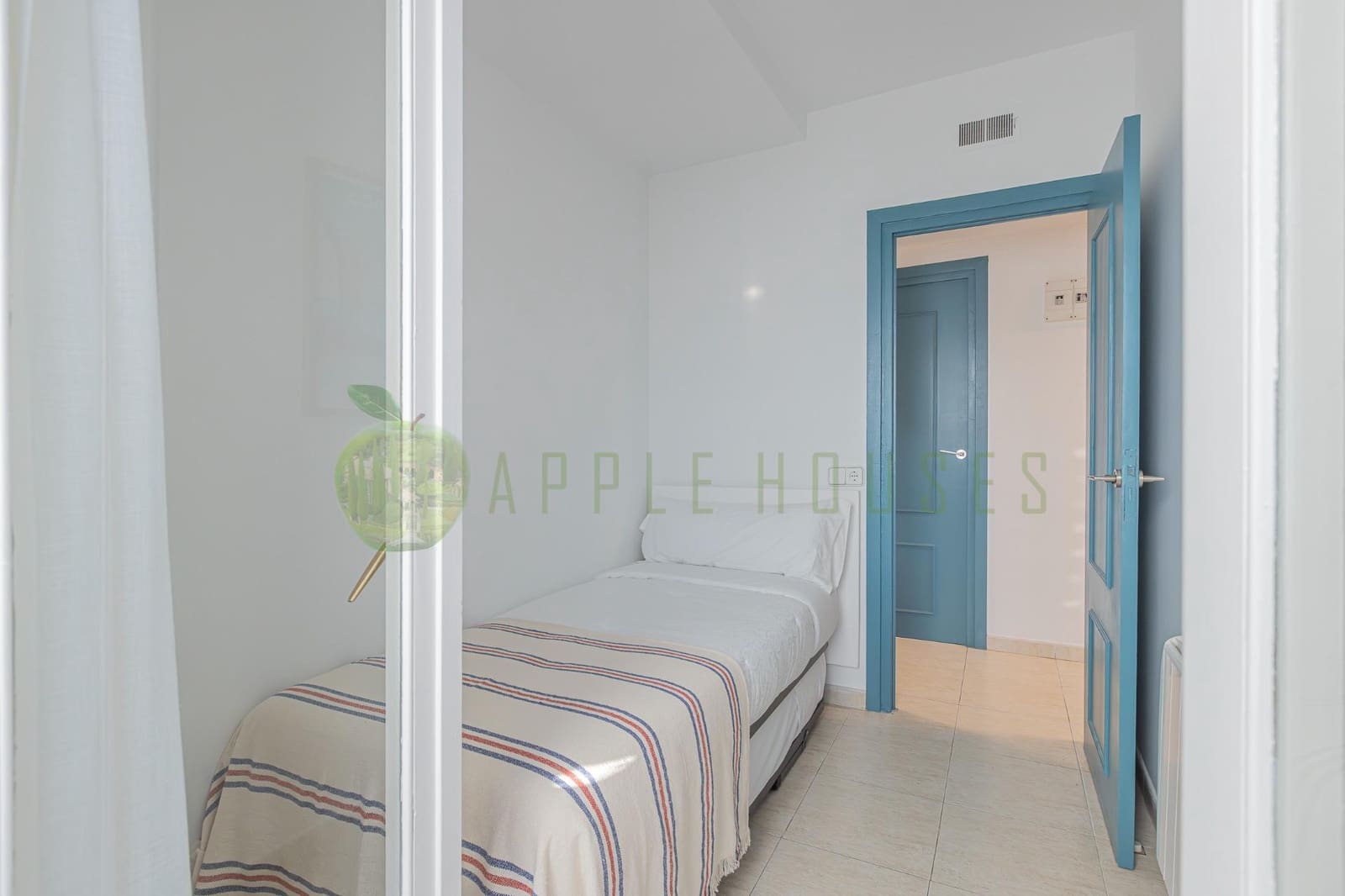 3 bedroom Flat for sale in Sitges with pool garage - € 565,000 (Ref: 9799237)