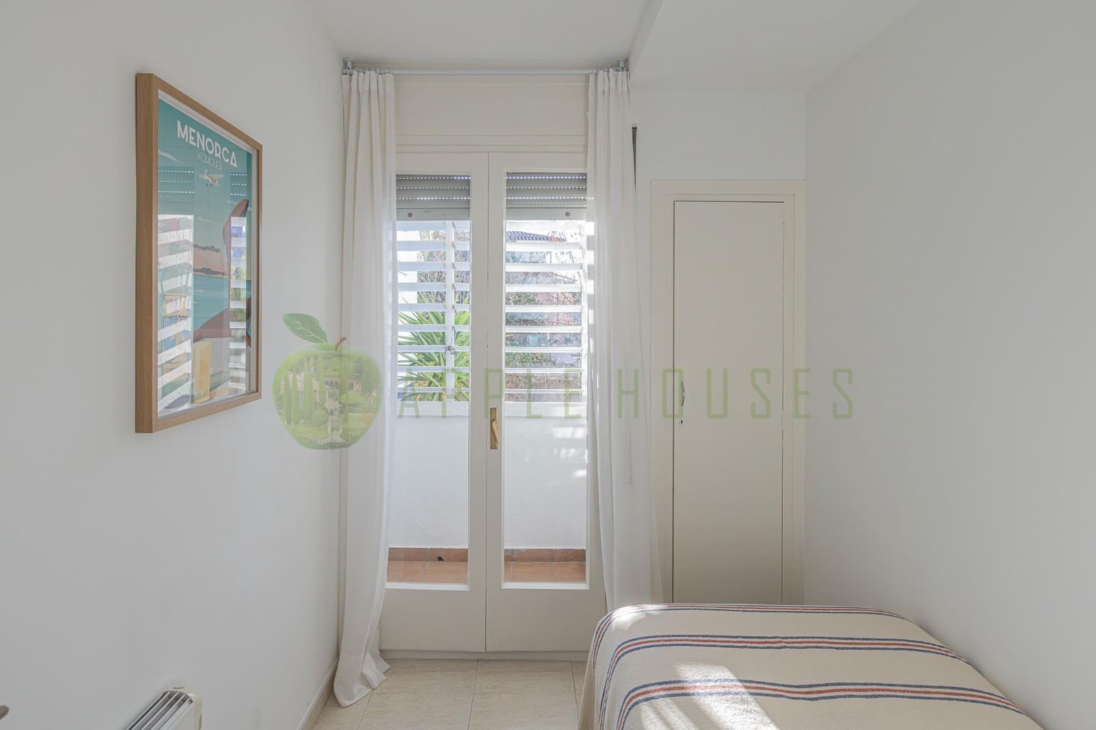 3 bedroom Flat for sale in Sitges with pool garage - € 565,000 (Ref: 9799237)