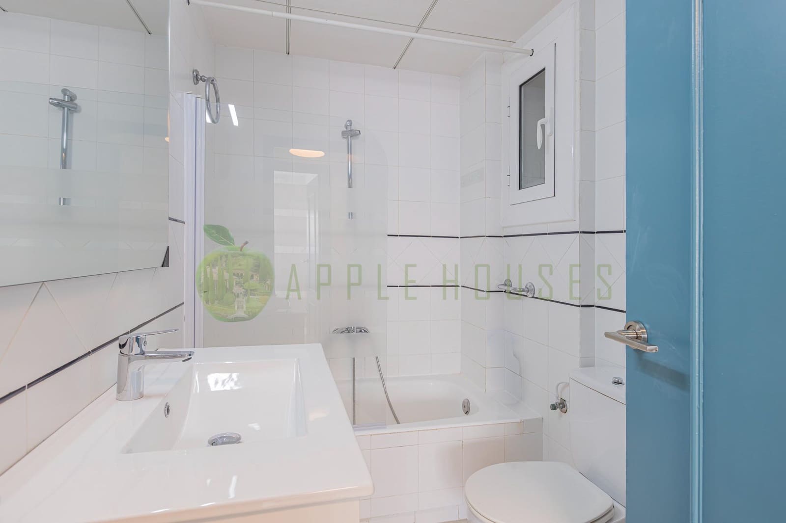 3 bedroom Flat for sale in Sitges with pool garage - € 565,000 (Ref: 9799237)