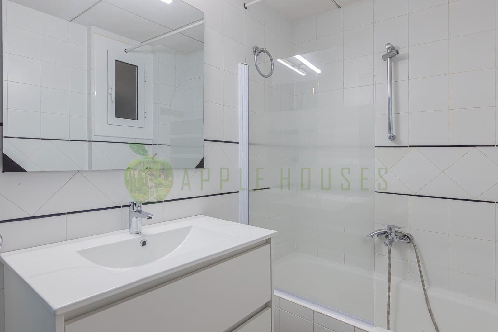 3 bedroom Flat for sale in Sitges with pool garage - € 565,000 (Ref: 9799237)