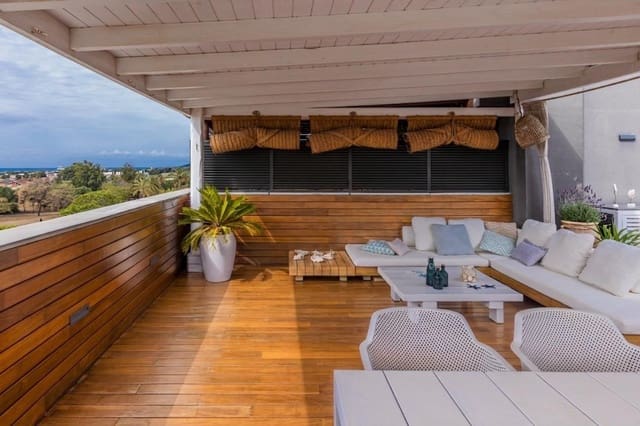 4 soverom Penthouse til salgs i Sitges med svømmebasseng garasje - € 1 270 000 (Ref: 9820487)