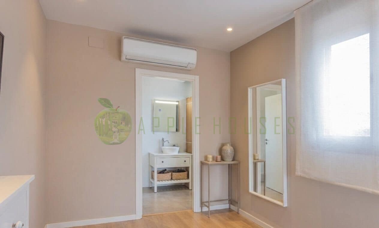 4 bedroom Penthouse for sale in Sitges with pool garage - € 1,270,000 (Ref: 9820487)