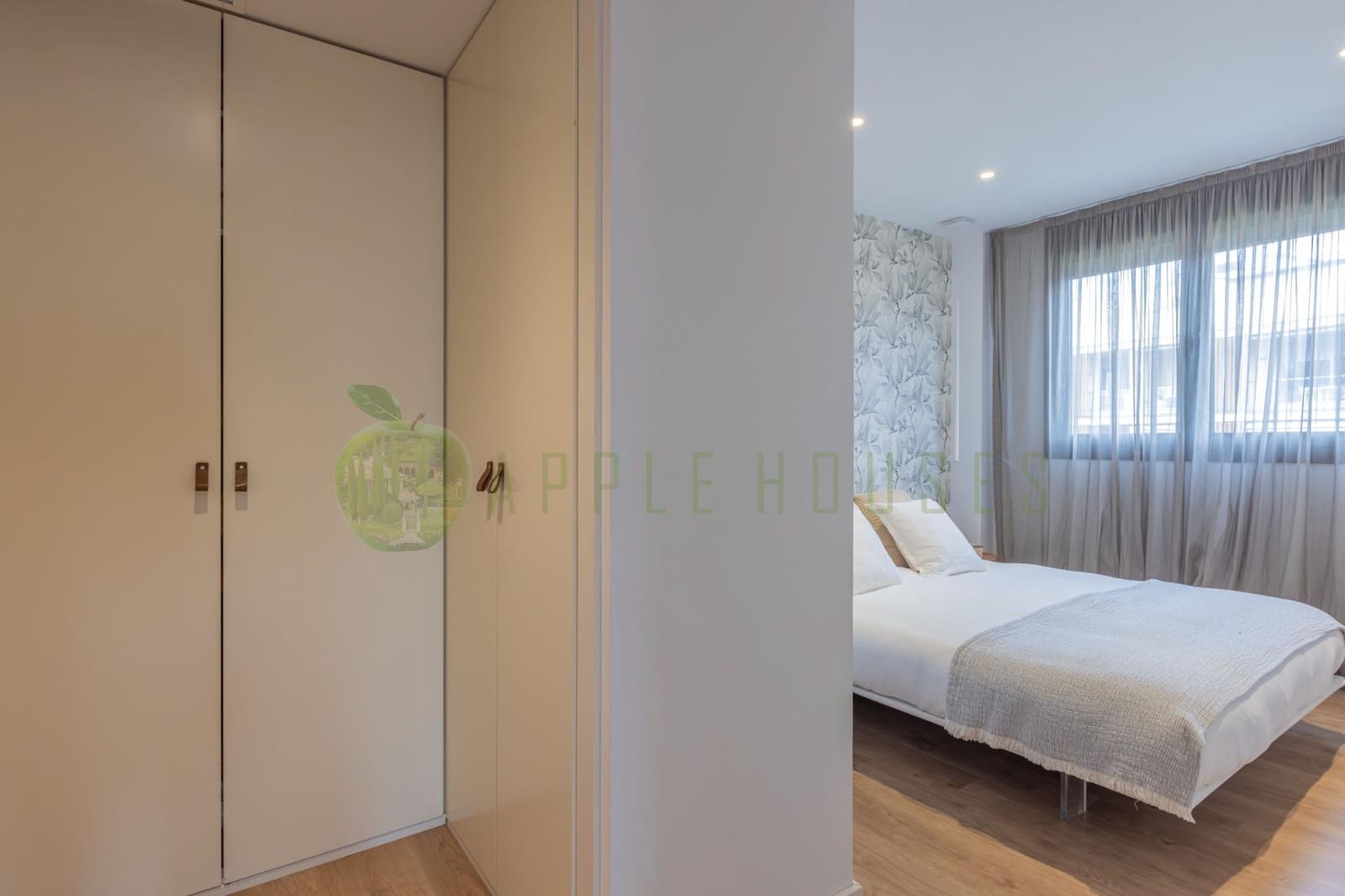 4 bedroom Penthouse for sale in Sitges with pool garage - € 1,270,000 (Ref: 9820487)