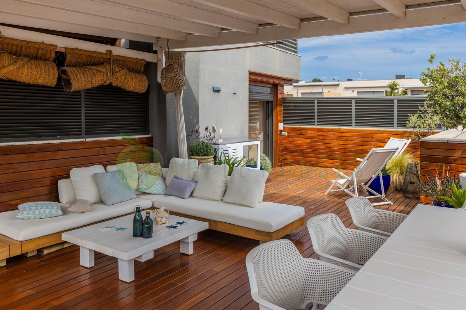4 bedroom Penthouse for sale in Sitges with pool garage - € 1,270,000 (Ref: 9820487)