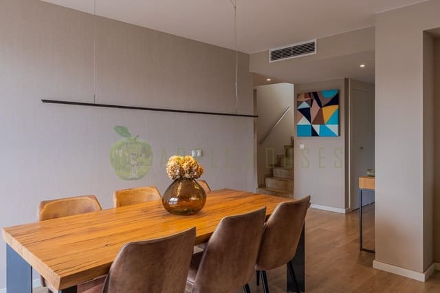 4 soverom Penthouse til salgs i Sitges med svømmebasseng garasje - € 1 270 000 (Ref: 9820487)