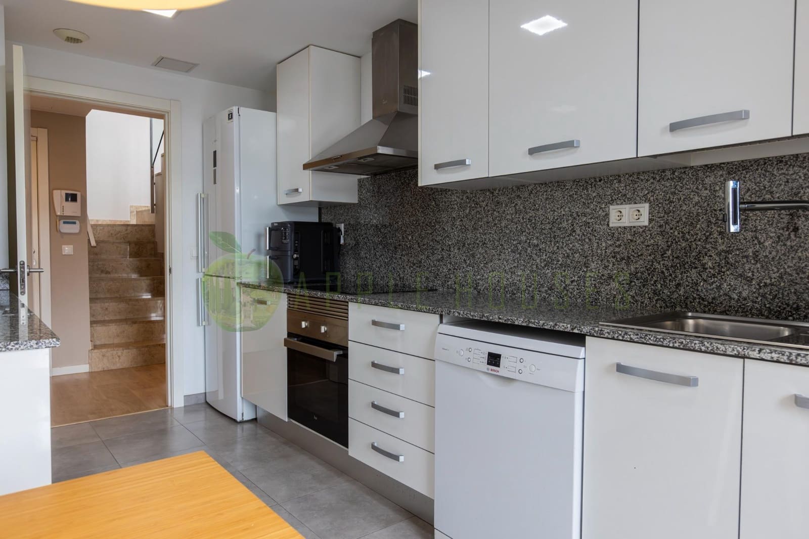 4 bedroom Penthouse for sale in Sitges with pool garage - € 1,270,000 (Ref: 9820487)
