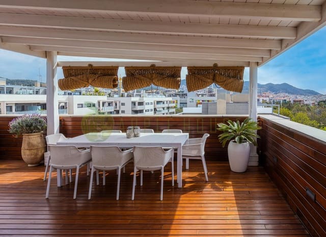 4 soverom Penthouse til salgs i Sitges med svømmebasseng garasje - € 1 270 000 (Ref: 9820487)