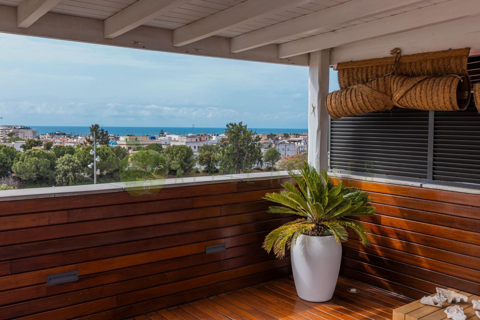 4 bedroom Penthouse for sale in Sitges with pool garage - € 1,270,000 (Ref: 9820487)