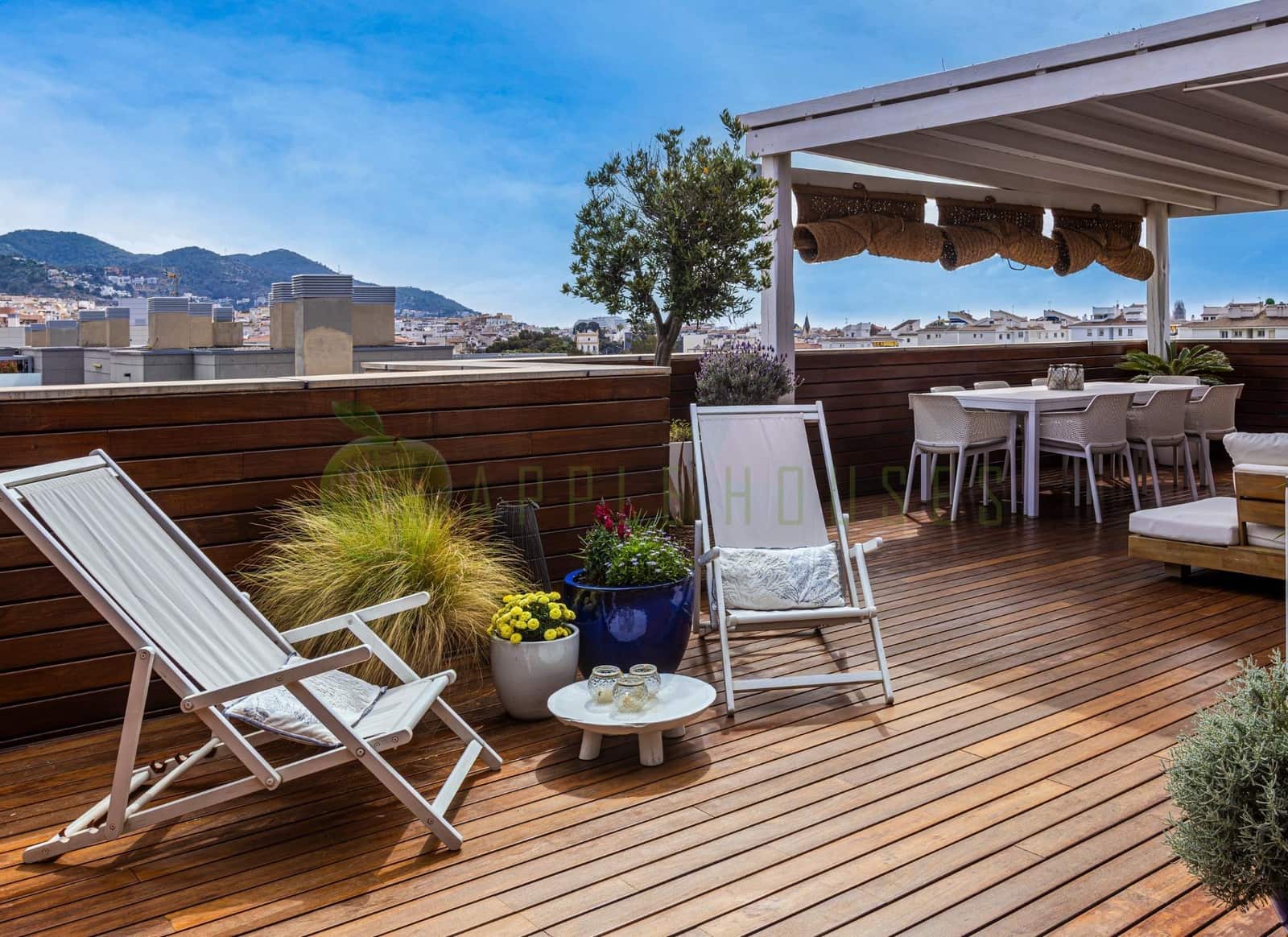 4 bedroom Penthouse for sale in Sitges with pool garage - € 1,270,000 (Ref: 9820487)
