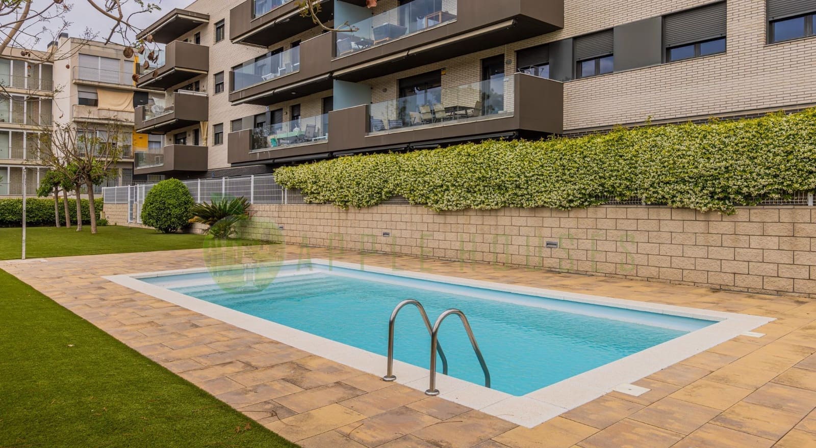 4 bedroom Penthouse for sale in Sitges with pool garage - € 1,270,000 (Ref: 9820487)