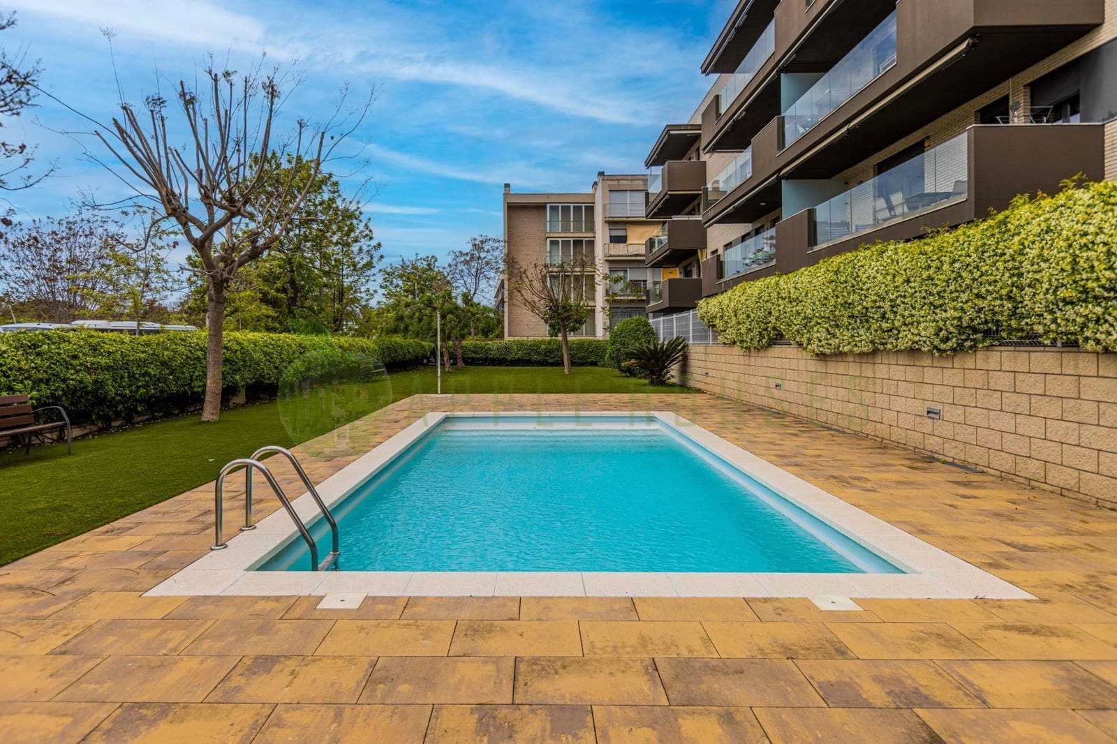 4 bedroom Penthouse for sale in Sitges with pool garage - € 1,270,000 (Ref: 9820487)