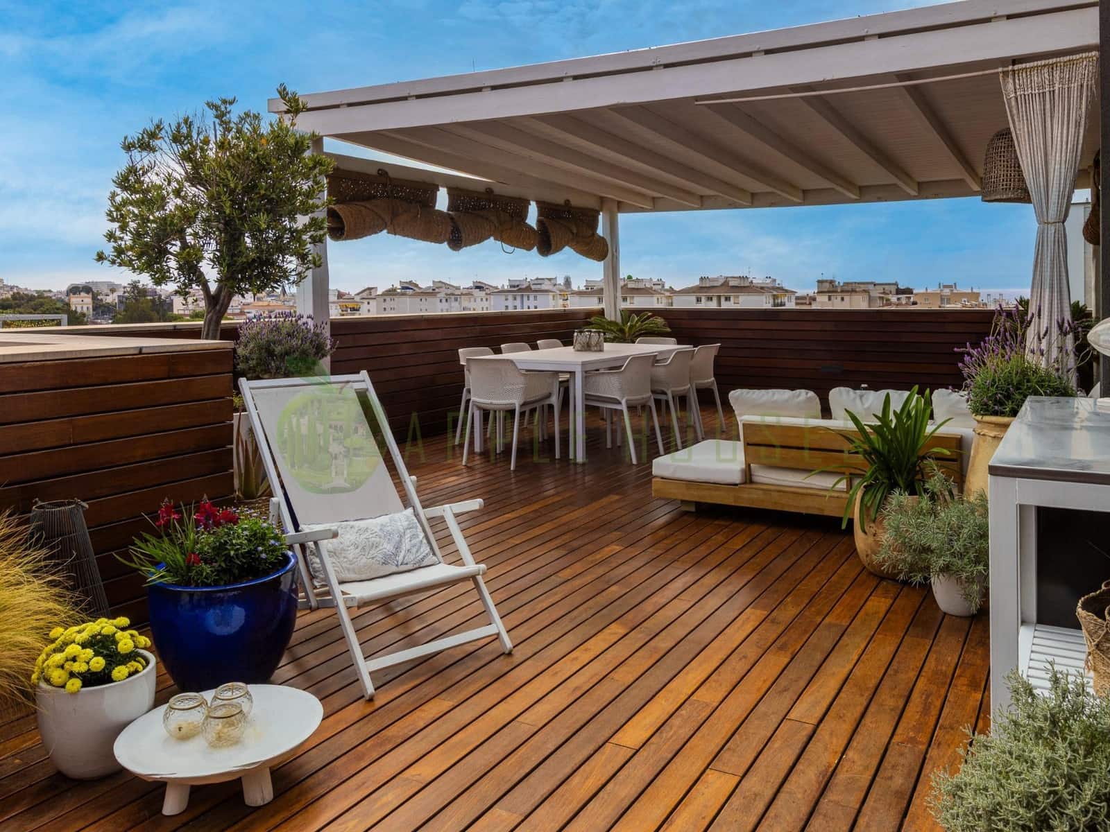 4 bedroom Penthouse for sale in Sitges with pool garage - € 1,270,000 (Ref: 9820487)