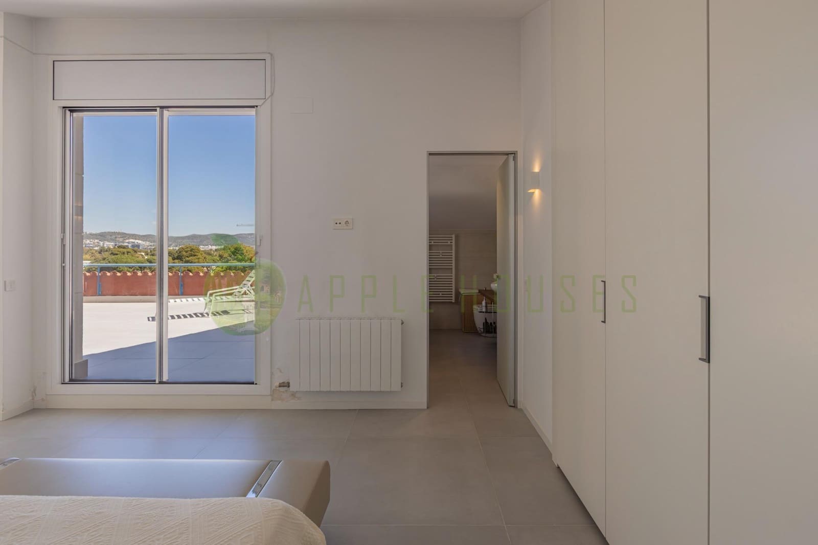 3 soverom Penthouse til salgs i Sitges med svømmebasseng garasje - € 2 150 000 (Ref: 9825235)