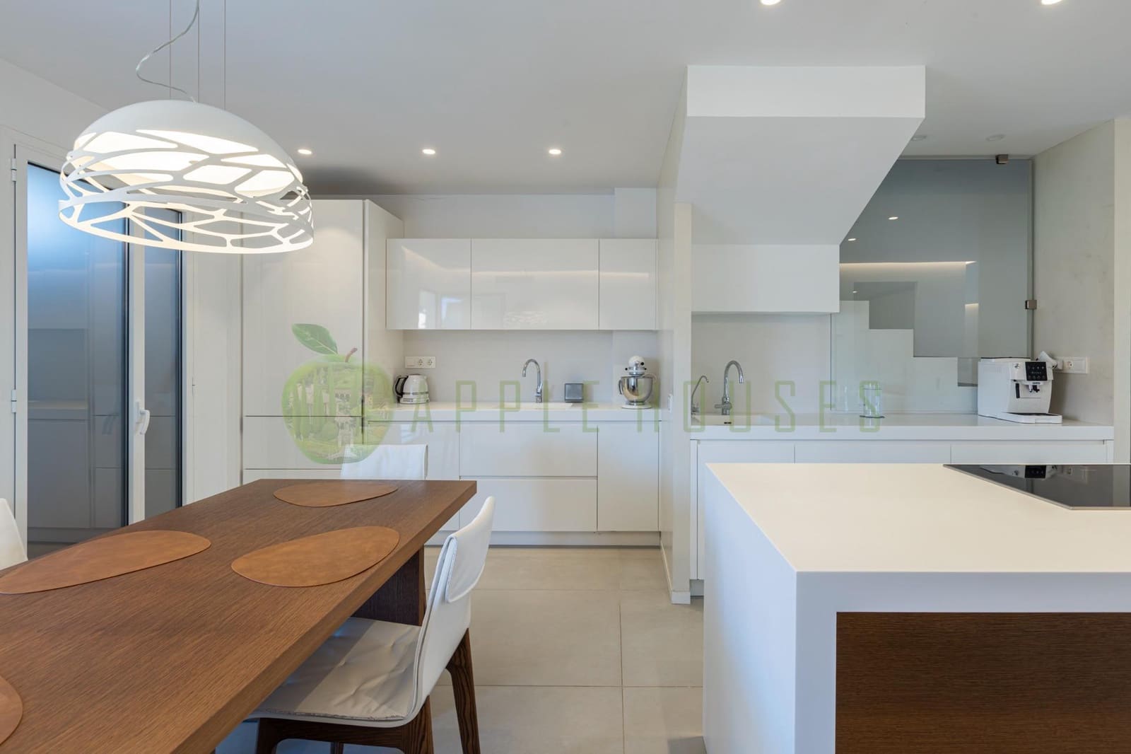 3 soverom Penthouse til salgs i Sitges med svømmebasseng garasje - € 2 150 000 (Ref: 9825235)