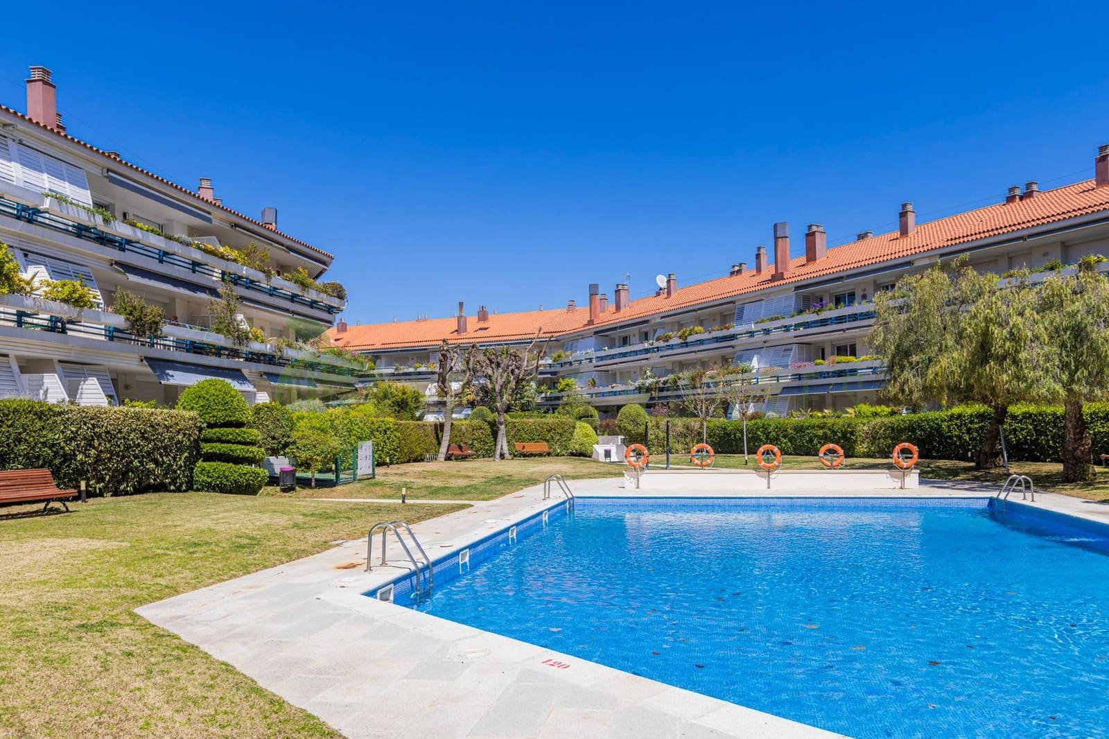 3 soverom Penthouse til salgs i Sitges med svømmebasseng garasje - € 2 150 000 (Ref: 9825235)