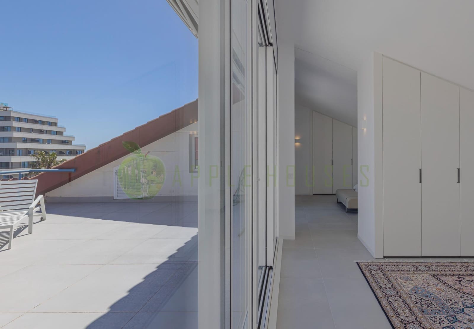 3 soverom Penthouse til salgs i Sitges med svømmebasseng garasje - € 2 150 000 (Ref: 9825235)